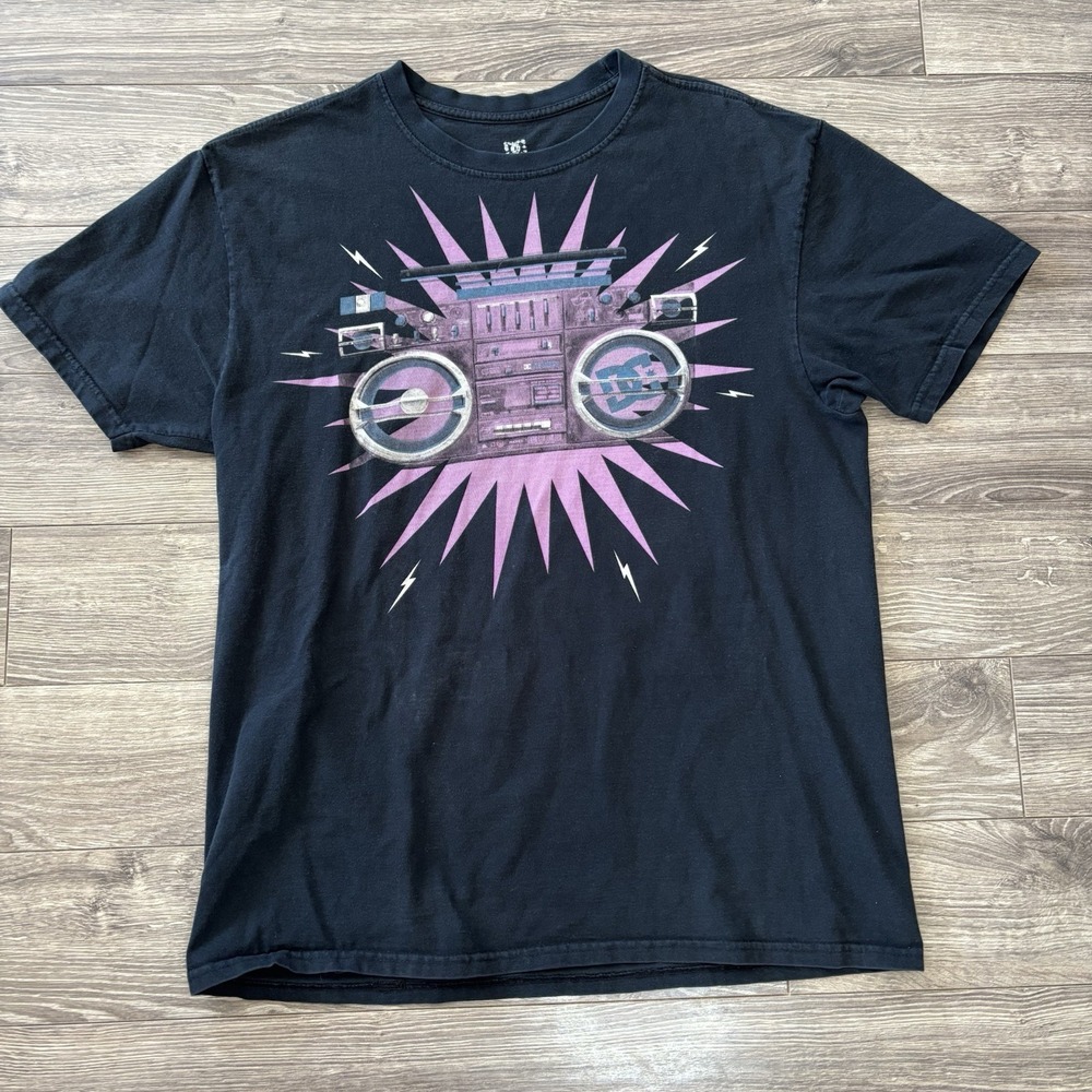 Dc Shoes Tshirt Mens‎ L Black Graphic Tee Ghetto Blaster Skate Y2K Shirt Music